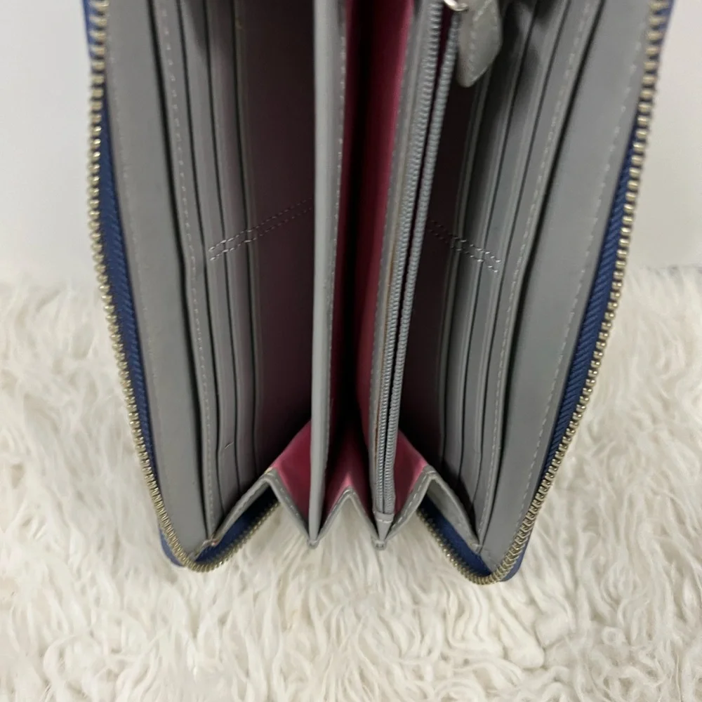 Coach Wallet - Picture 7 of 9